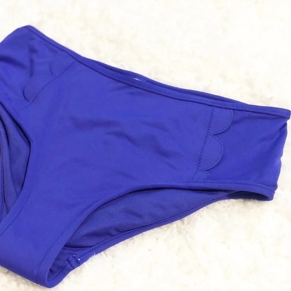 🆕 Seafolly petal edge mid rise bikini bott…